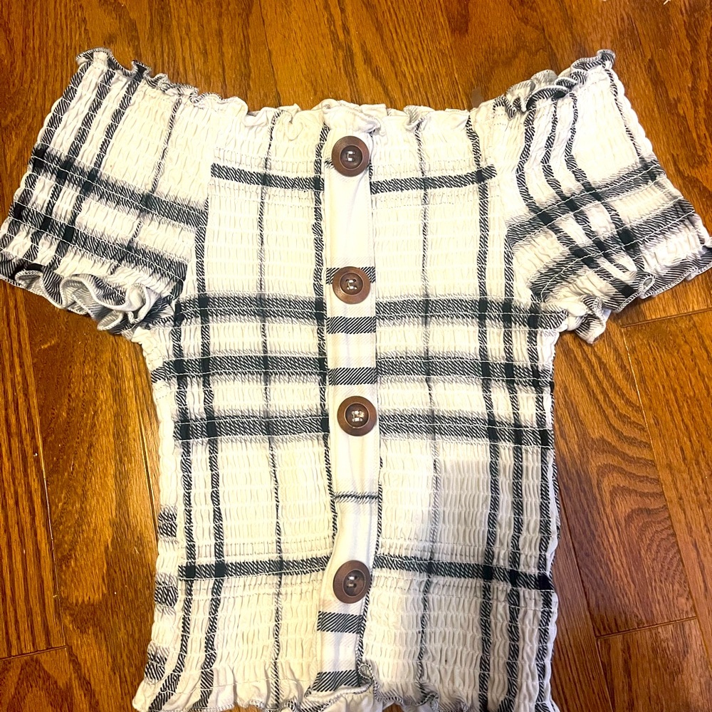 Riley& rae crop top
